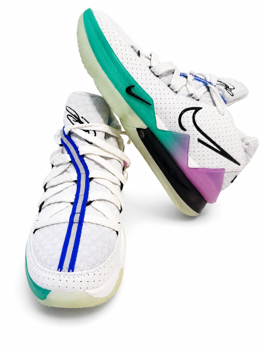 Nike Lebron 17 Low 'Glow In The Dark' | Spruce Aura | Size 4y / Women’s 5.5